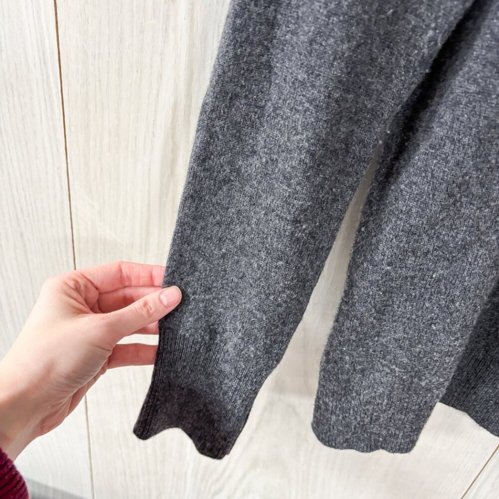 White + Warren 100% Cashmere Crewneck in Dark Heather Grey - Picture 4 of 7